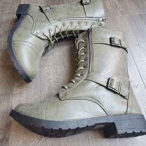 NWOT Boots